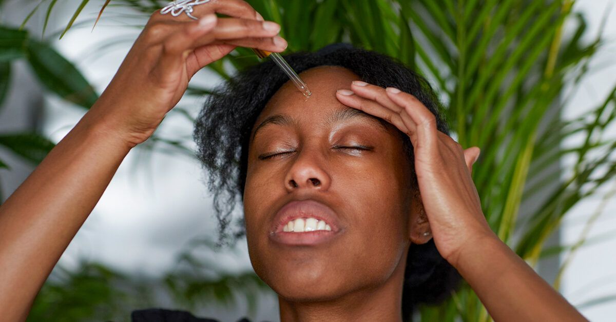 Oil Cleansing Method Guide: Achieve Balanced, Breakout-Free Skin